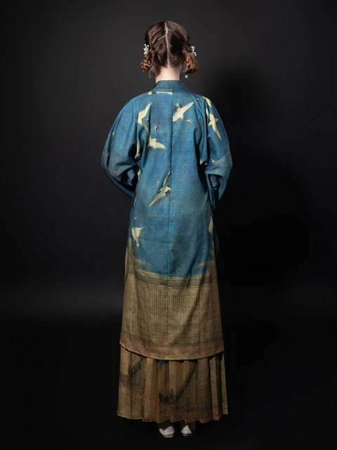 The Integration of Artifacts and Hanfu - [1]-11