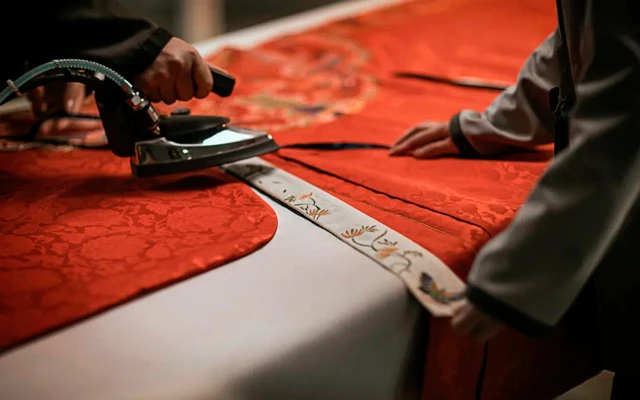 The Great Hanfu Craftsman Zhong Yi - Founder of Ming Hua Tang-8