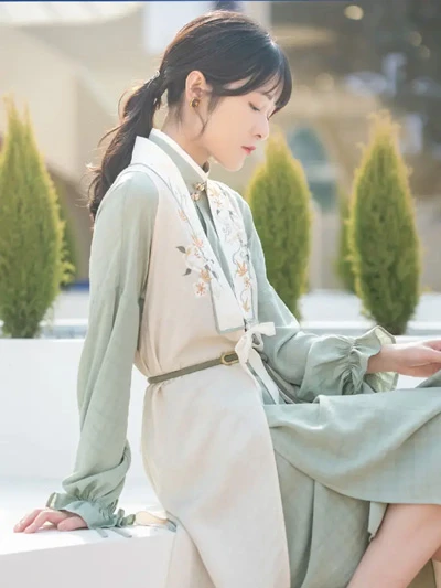 18 Latest Spring Chinese Outfits for Women 2022-33