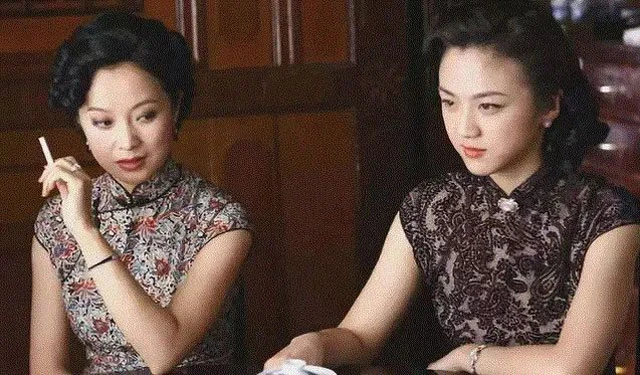 9 Types of Cheongsam Sleeves: Exploring the Rich History of Design-5