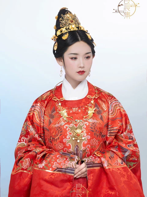 Innovative Combination of Filigree Inlay Art With Hanfu, He Did It-15