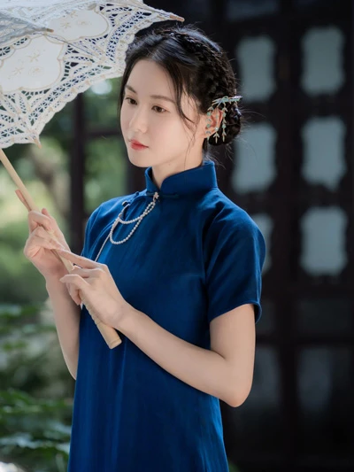 The Perfect Accessories to Elevate Your Cheongsam Outfit-26