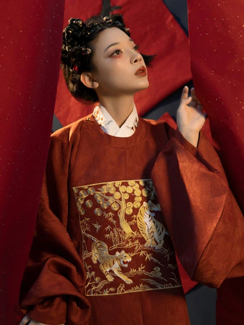 How to Make Red Hanfu Look Great in the New Year-1