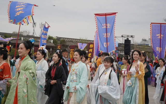 2023 the First Sichuan-Langzhong Hanfu Festival Was Successfully Held-10