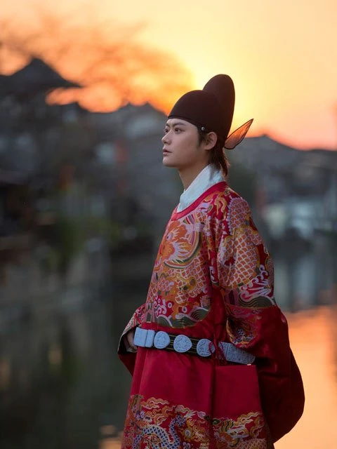 From Hanfu Photographer to Hanfu KOL: What Make Him Better?-3