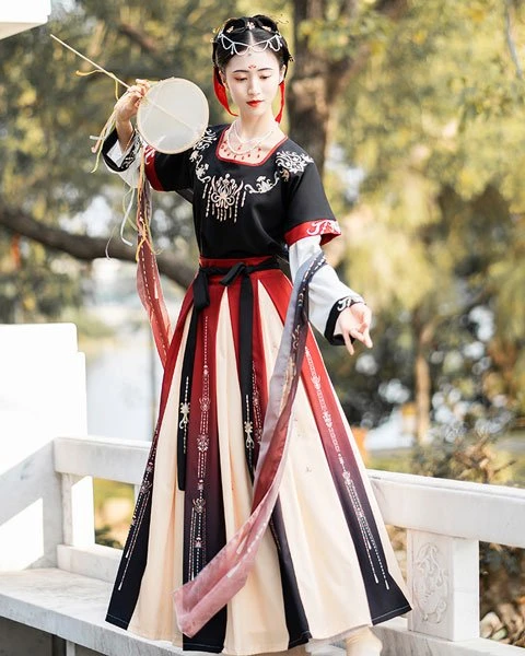 How to Choose a Slim Hanfu?-2