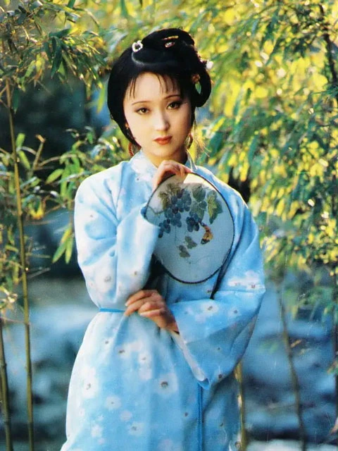 The Hanfu Aesthetics in the Dream of the Red Chamber (1987)-13