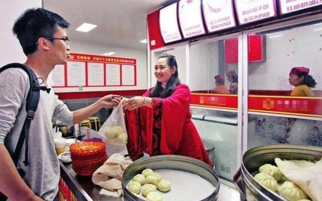 Hanfu Themed Restaurant - Why Boss Wearing Hanfu Every Day?-3