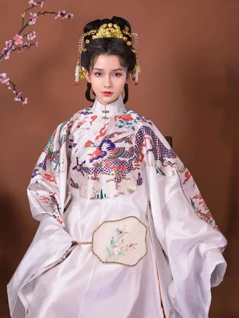 4 Sets of Hanfu Suits for Autumn - Elegant & Gorgeous-16