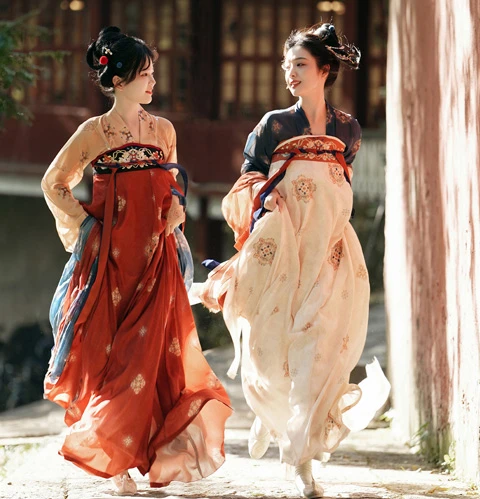 Traditional Chinese Hanfu: Evolution and Inner Beauty-13