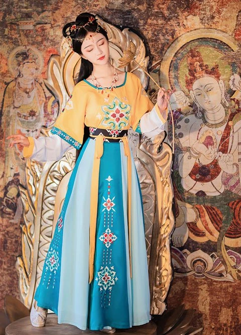 How to Choose a Slim Hanfu?-8