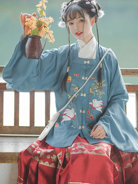 How to Make Red Hanfu Look Great in the New Year-15