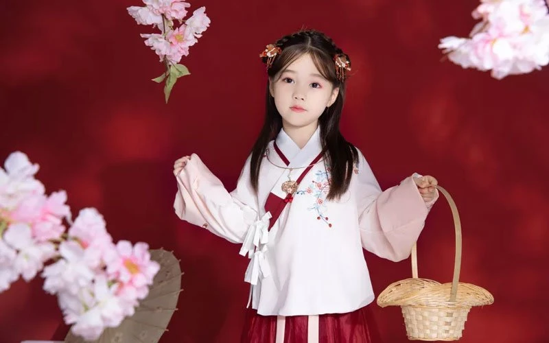 4 of The Best Parent & Child Hanfu Costume Ideas-14