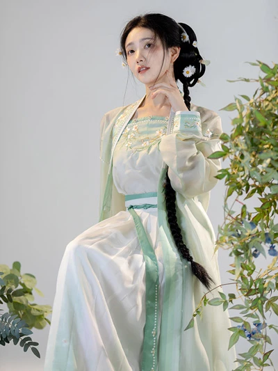 10 Gorgeous Green Hanfu Set for Summer-18