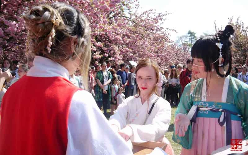 A Hanfu Festival in France-5