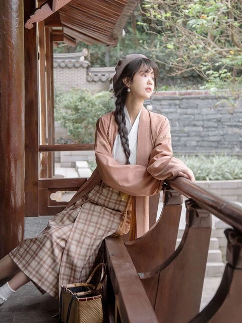 What to Wear: 3 New Types of Chinese Hanfu Style-12