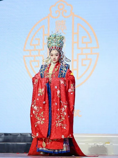 4 Sets of Gorgeous Hanfu Women Suits for 2021-12