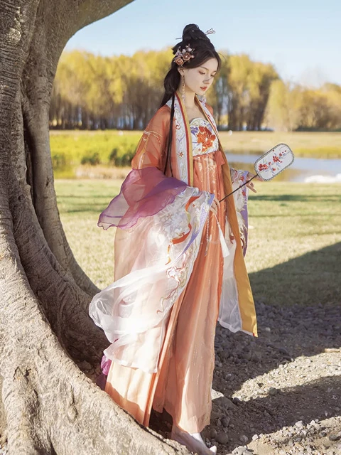 Discovering 8 Hanfu Color Styles: Timeless Elegance in Traditional Dress-12