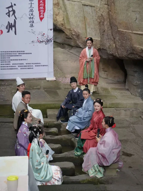 How to Make More People Know Hanfu [Answers from Young People]-2