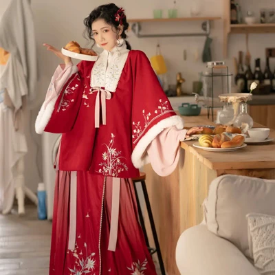 7 Cute and Comfy Winter Hanfu Outfits in 2022-16