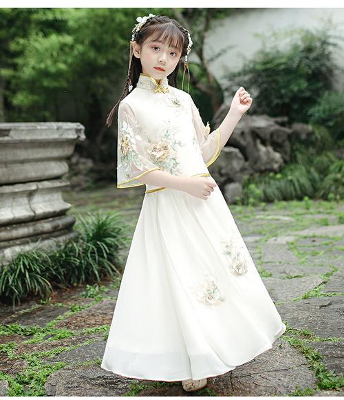 Ancient Style Children's Hanfu with Fan, Ancient Style Children's Hanfu with Palm Leaf Fan-2