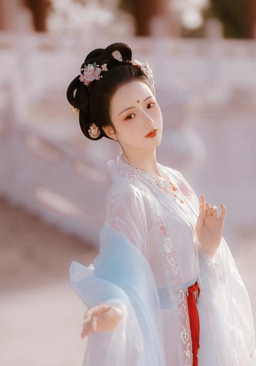 How to Buy Cost-Effective Men's and Women's Traditional Hanfu Clothing-2