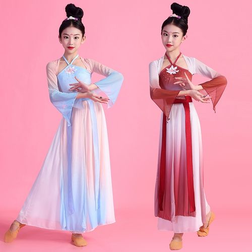 Students in Traditional Hanfu Attire, Both Male and Female-2