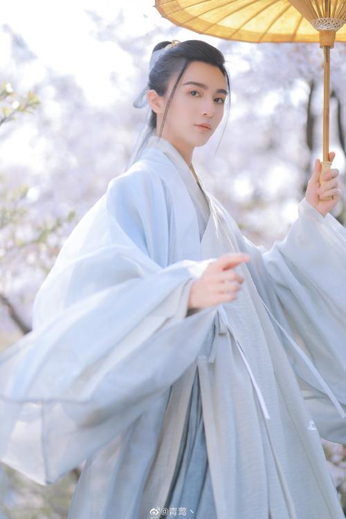 A Young Man in Hanfu Kneels, Image of a Young Man in Hanfu Kneeling-2