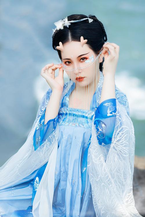 Winter Ancient Style Children's Hanfu Images, Winter Outfit with Hanfu Cloak-2