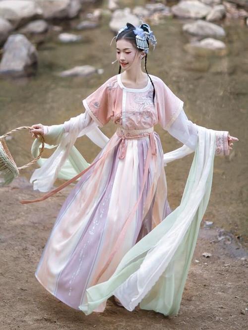 Little Lady in Traditional Hanfu Costume, Little Lady in Hanfu in Nanning-2