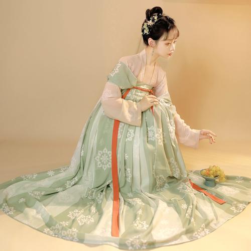 Is it hot to wear modernized Hanfu in summer? Modernized Hanfu fashion-2