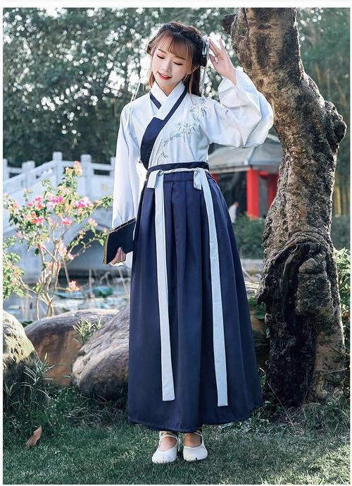 Can Ancient Style Hanfu Be Worn in Daily Life? Women Who Wear Hanfu Without Buying Ancient Costumes-3