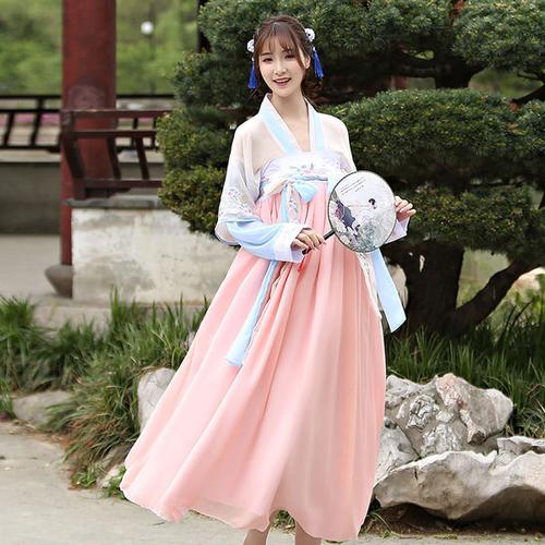 Cool Beauty in Short Hanfu Costume-3