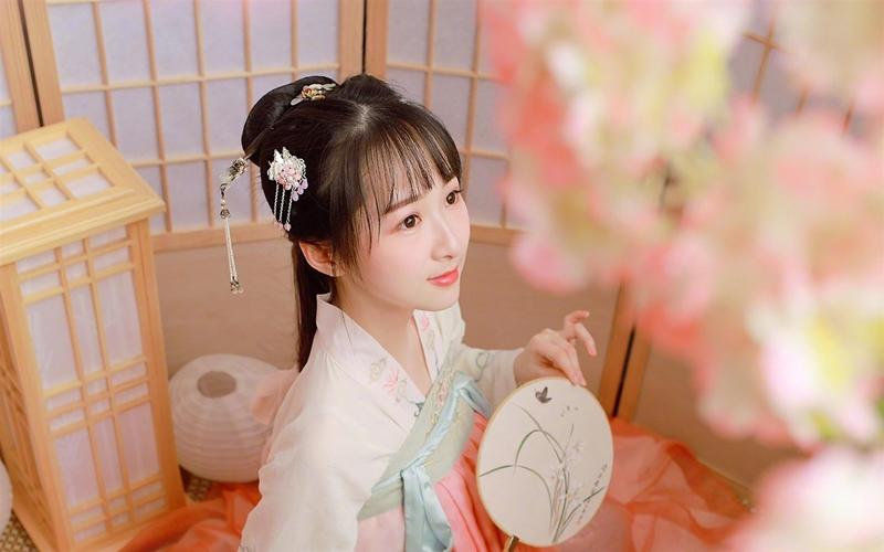 Liu Yu's Traditional Hanfu is Adorable, Pictures of Liu Yu in Traditional Hanfu-1