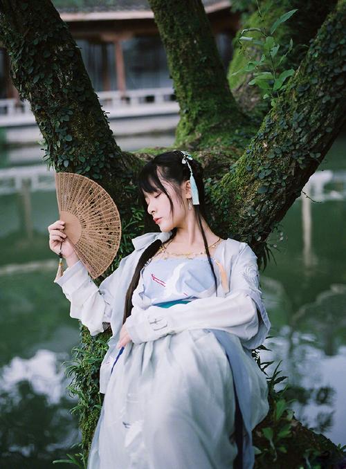 Handsome Men in Traditional Hanfu, Beauty in Ancient Style-1