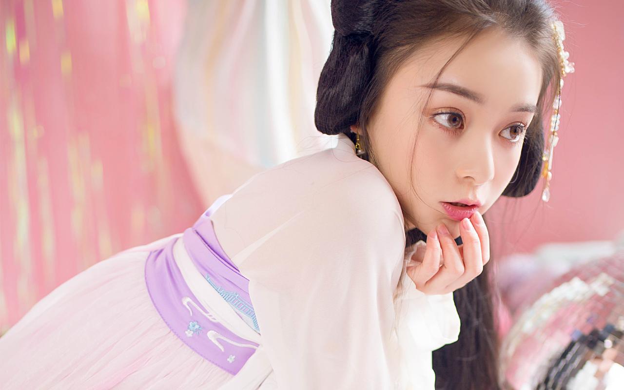 Cool Beauty in Short Hanfu Costume-1