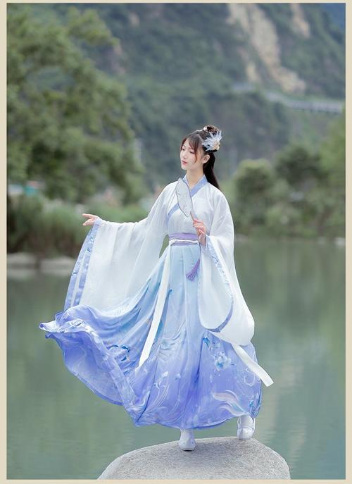 Children Wearing Traditional Hanfu Dresses, How to Wear Modernized Hanfu for Kids-1