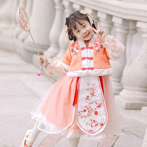 Is it hot to wear modernized Hanfu in summer? Modernized Hanfu fashion-3