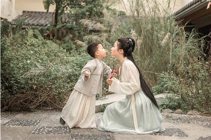 Hanfu Skirts: A Perfect Blend of Tradition and Fashion-1