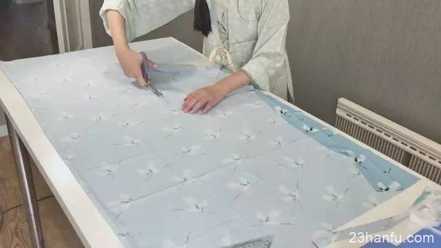 Chinese Elements Pants Making-16