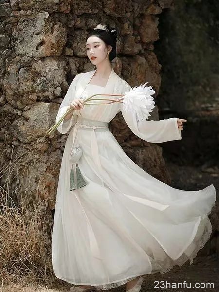 【Hanfu Makeup】Learn to Do Your Makeup on a Hot Summer Day, Let's Create a Cool Hairstyle Together!-13