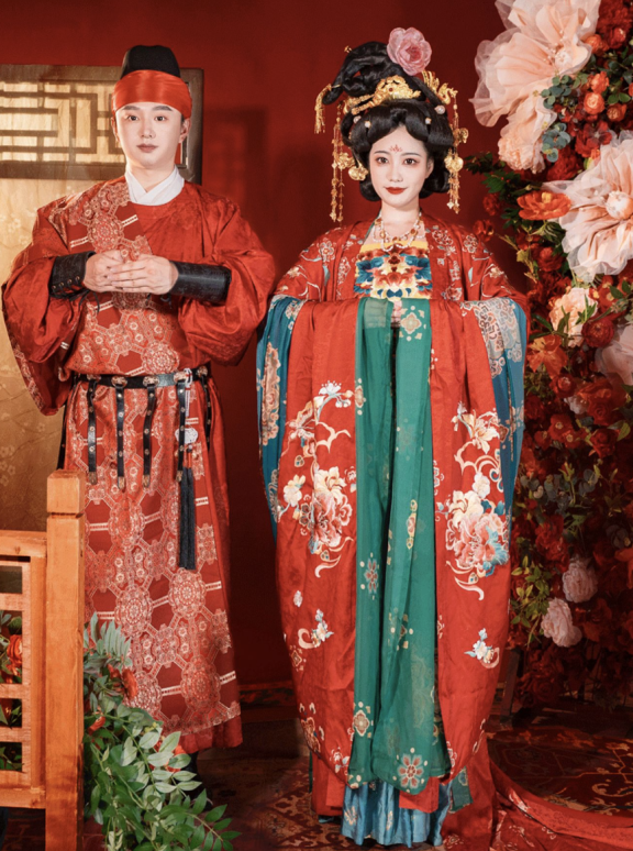 Wedding Dresses of Different Dynasties