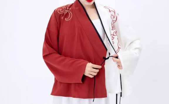 Dressing Course – How To Wear A Cross Collar Hanfu Dress Quickly