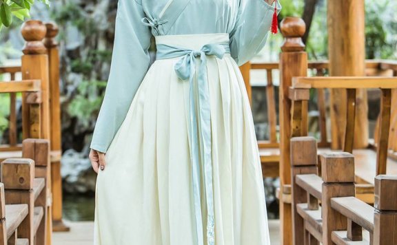 6 Different Types of Chinese Hanfu Collar – Do You Know Them All?