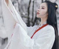 How to Wear a Bust-Holding Hanfu in Ancient Style, Wearing Bust-Holding Ancient Hanfu in Summer