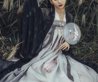 Can Ancient Style Hanfu Be Worn in Daily Life? Women Who Wear Hanfu Without Buying Ancient Costumes