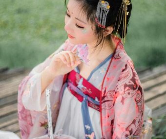 Hanfu Beauty on the Streets of Kyoto, Ancient Chinese Clothing on Foreign Streets