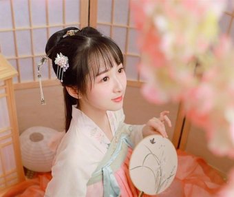 Liu Yu’s Traditional Hanfu is Adorable, Pictures of Liu Yu in Traditional Hanfu