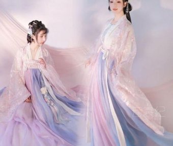 Summer Night Breeze, Ming Hanfu Reveals Its Splendor