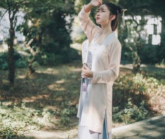 Elegant and Beautiful: Ming Dynasty Hanfu Lolita Hairstyle Showcases Charm